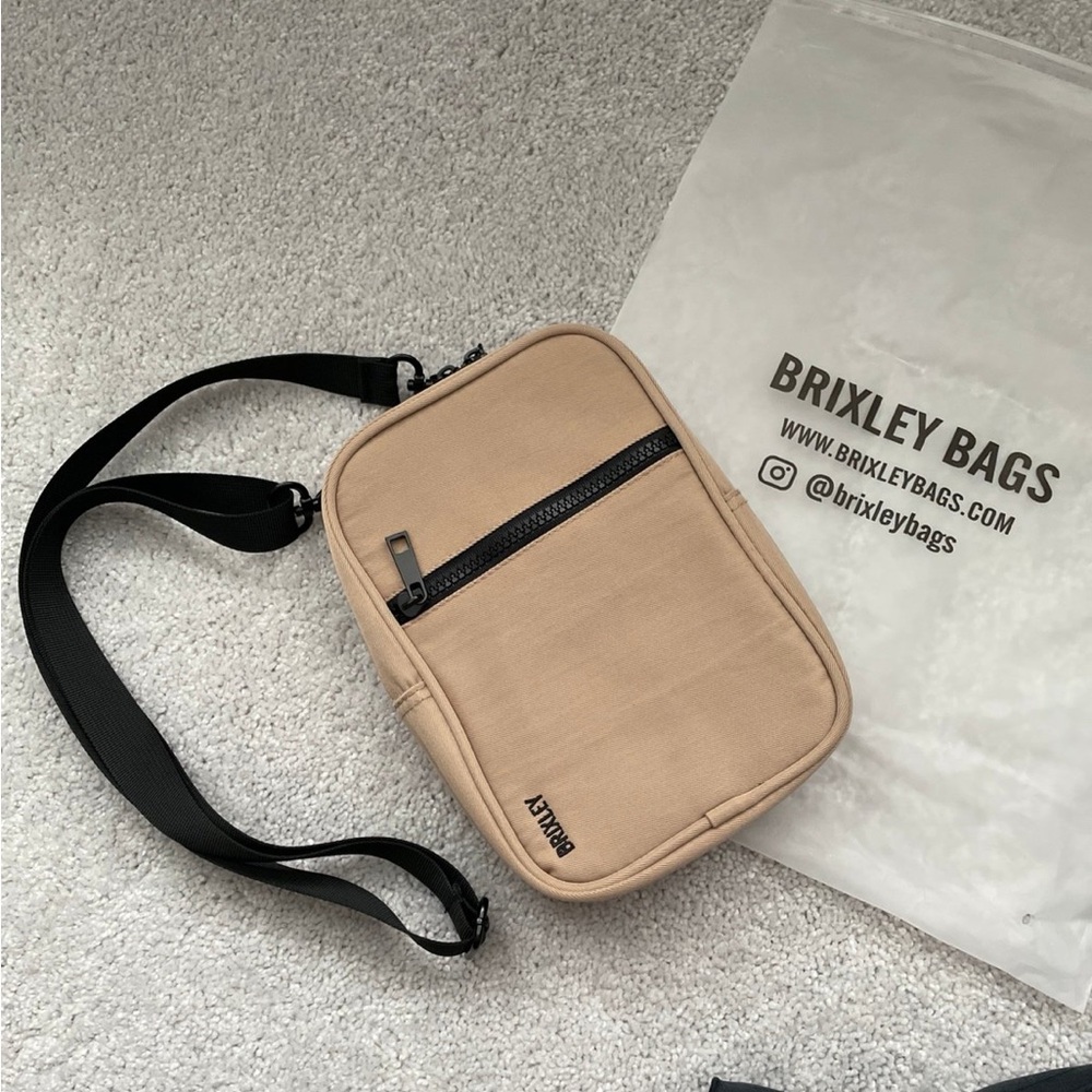 Brixley Desert Medium Crossbody Sling